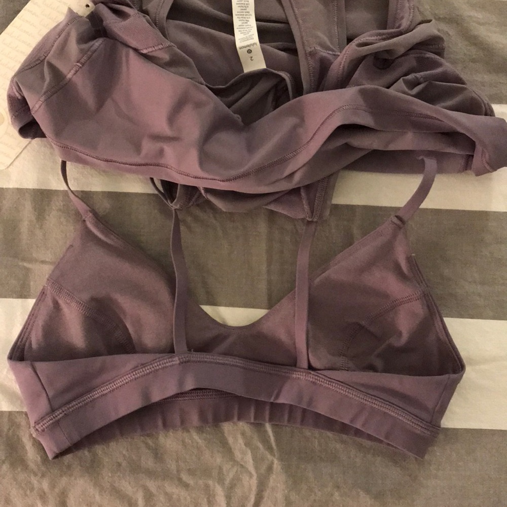 Lululemon top with bra - Picture 5 of 6